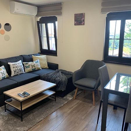 Apartment Zdravets 2, In The Heart Of The Old City Veliko Tărnovo Esterno foto