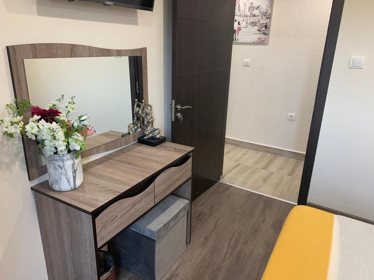 Apartment Zdravets 2, In The Heart Of The Old City Veliko Tărnovo Esterno foto